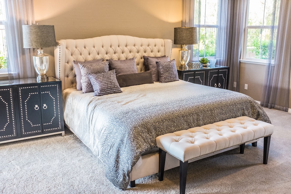Cozy living room on a budget: warmth that costs less than furniture