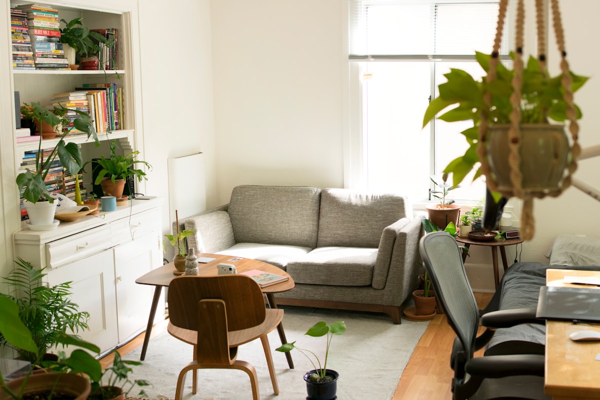 How to Make a Small Apartment Look Bigger: 14 Proven Techniques